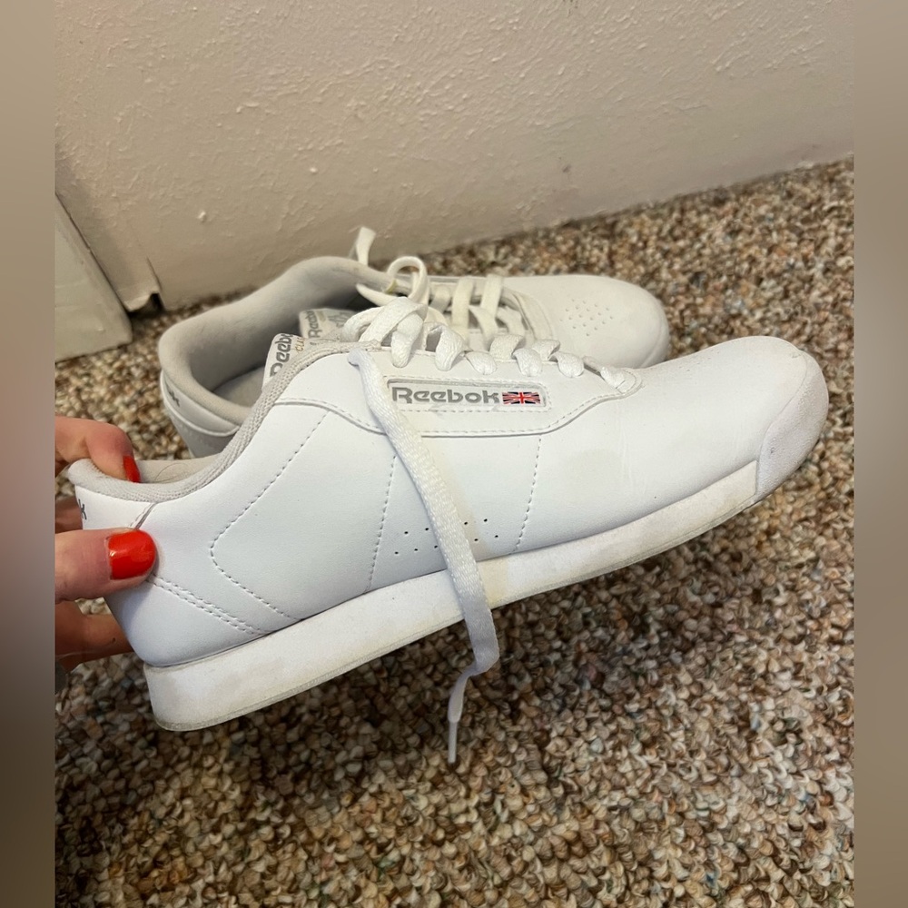 Reebok vintage women’s classic sneaker
